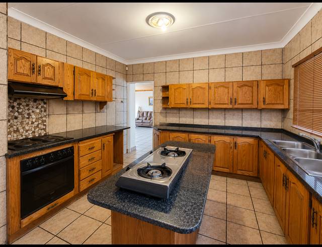 4 BEDROOM HOUSE FOR SALE IN THREE RIVERS
